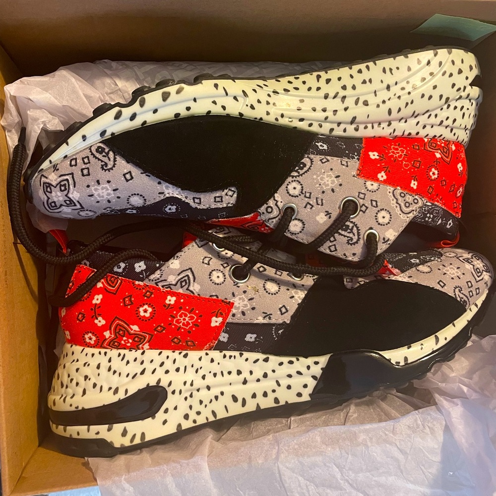 Steve Madden Sneakers size 11